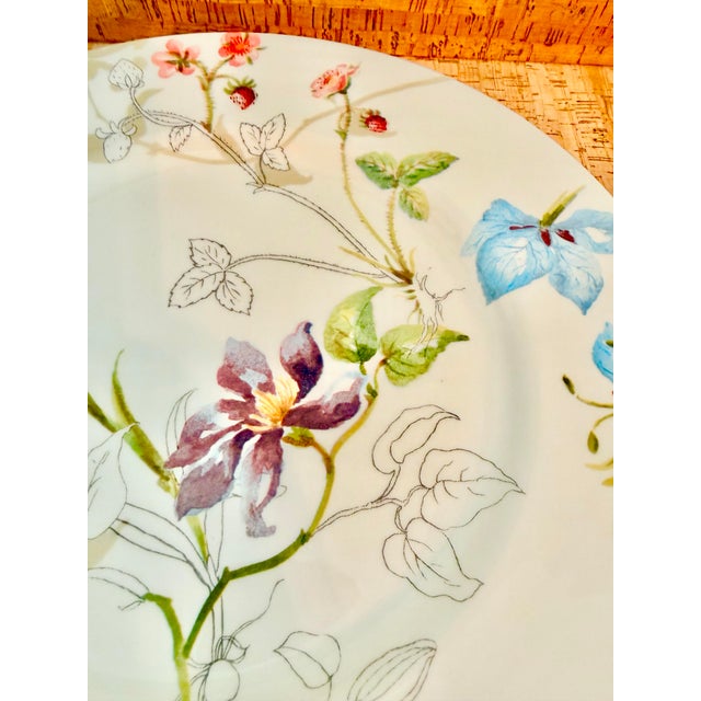French Country Late 20th Century Royal Stafford English Botanical Floral & Strawberry Dinner/Display Plate For Sale - Image 3 of 10
