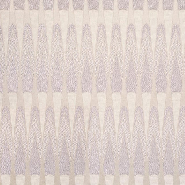 Sample - Schumacher Nightfall Skyline Fabric In Nacre For Sale In New York - Image 6 of 6
