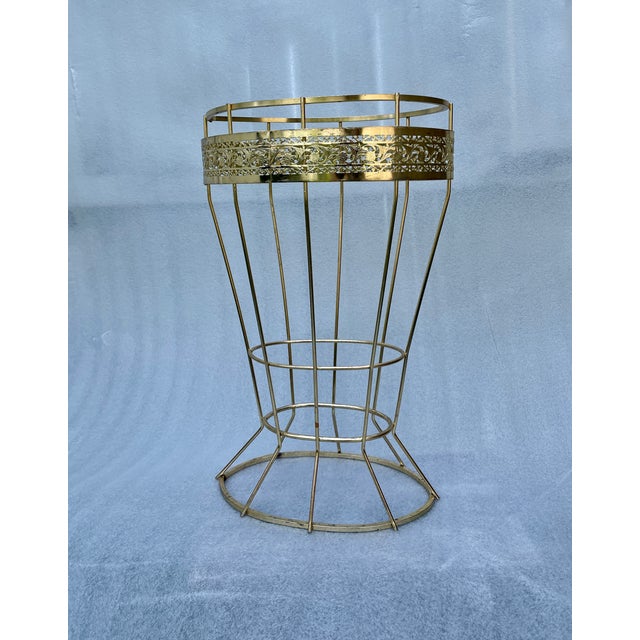 Hollywood Regency 1950s Hollywood Regency, Gold Tone Metal Umbrella Stand For Sale - Image 3 of 9