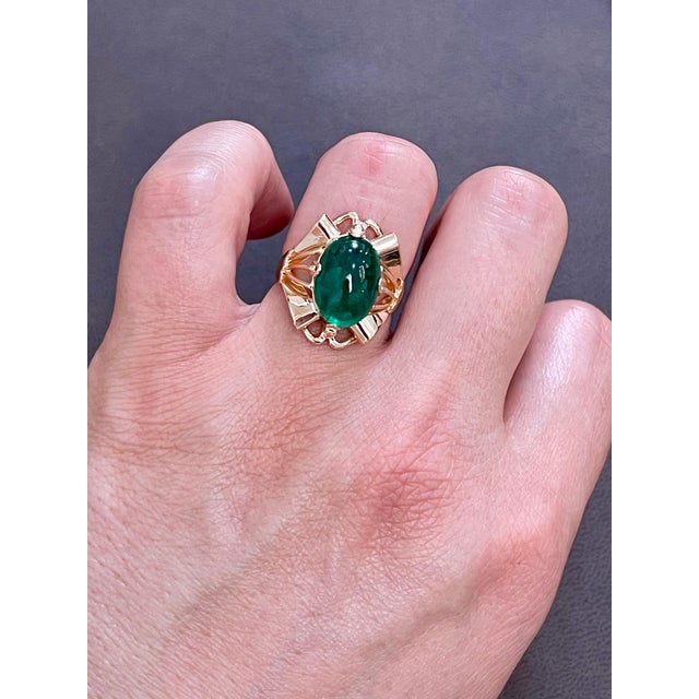 7 Carat Elongated Oval Emerald Cabochon 14 Karat Rose Gold Cocktail Ring Vintage For Sale - Image 13 of 18