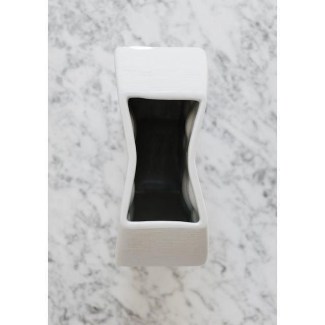 1950s Hans-Theo Baumann for Thomas Germany Matte White Porcelain Op Art Vase For Sale - Image 9 of 12