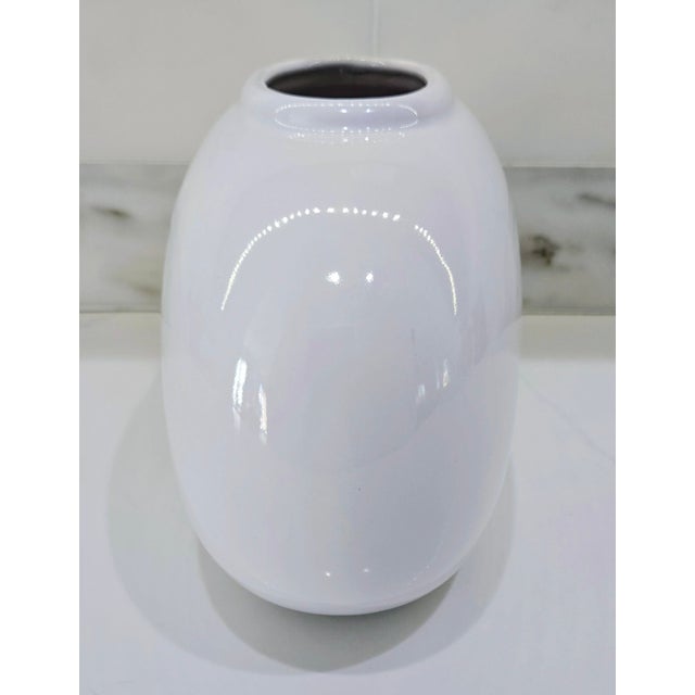 Vintage Haeger White Low Oval Vase For Sale In Dallas - Image 6 of 9