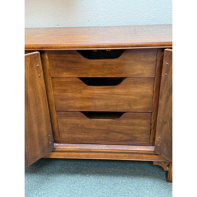 Vintage Dynasty Collection by Drexel Heritage Walnut Sideboard For Sale - Image 10 of 17