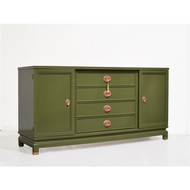 Asian Mid Century Ming Style Chinoiserie Buffet by American of Martinsville in Olive Green - Newly Painted For Sale - Image 3 of 14