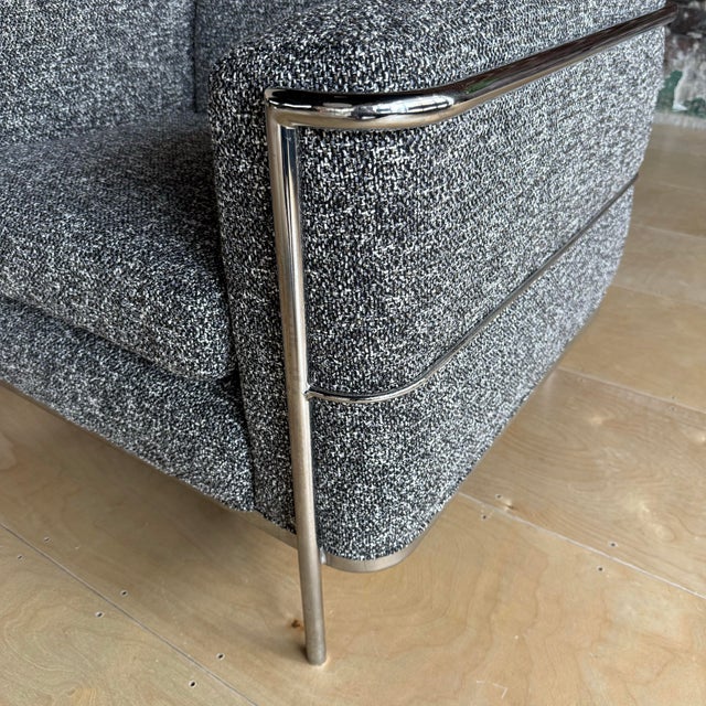 Jack Cartwright Lc2 Chair Reupholstered in Crypton For Sale - Image 12 of 12