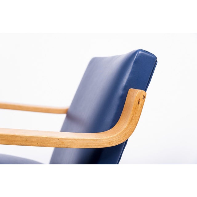 Early Production Bauhaus 402 Blue Arm Chair by Alvar Aalto, Made in Finland, 1930s For Sale - Image 13 of 14