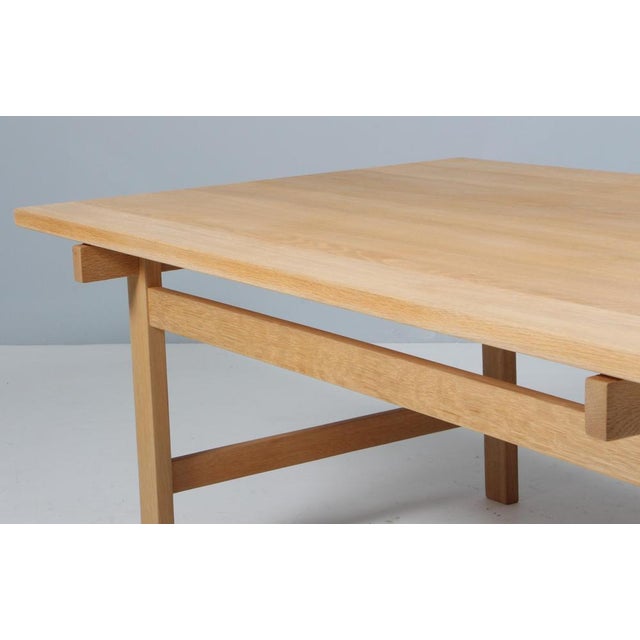 2000 - 2009 Coffee Table in Oak by Hans J. Wegner for PP Møbler, 2000s For Sale - Image 5 of 7