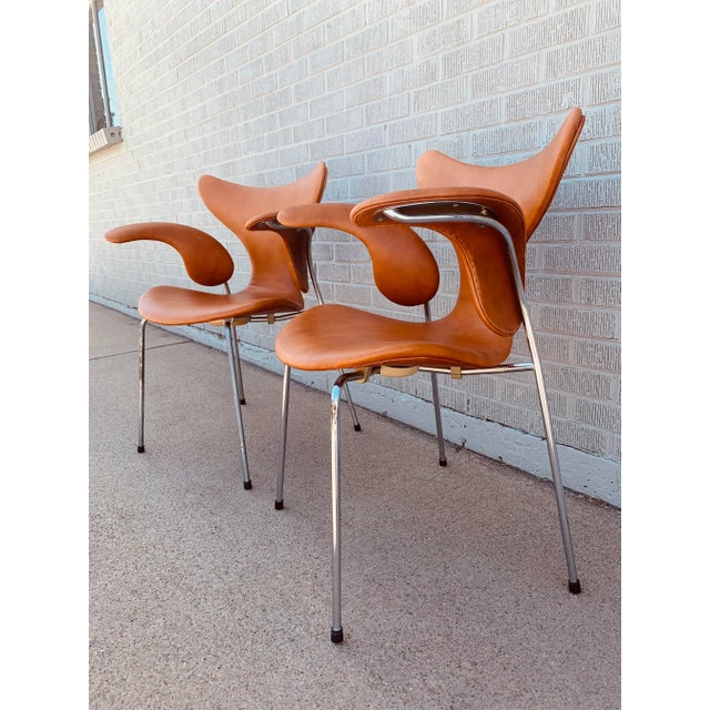 Mid-Century Modern Mid 20th Century Arne Jacobsen for Fritz Hansen Danish Seagull Chairs - a Pair For Sale - Image 3 of 13