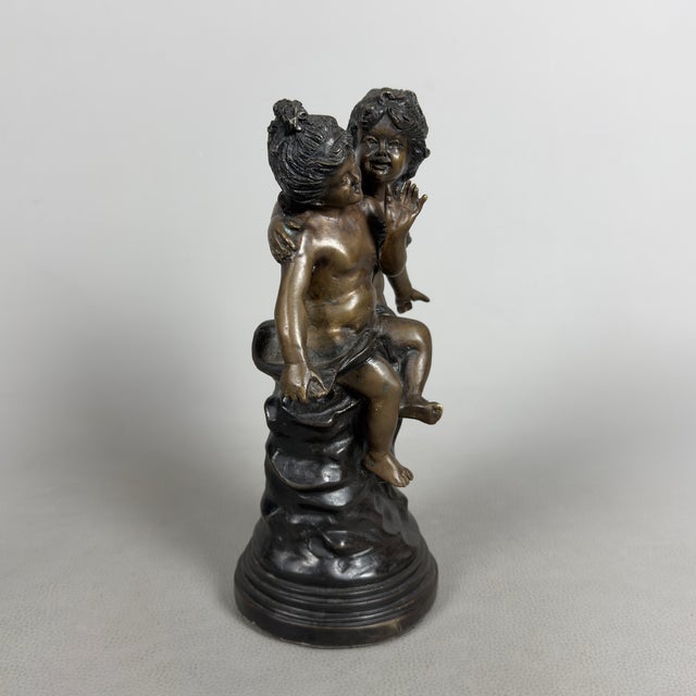 A magnificent decorative element with a romantic and timeless appeal, perfect for enhancing console tables, living rooms,...