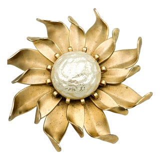 Vintage Gold Tone Sunburst Flower Brooch With Faux Pearl For Sale