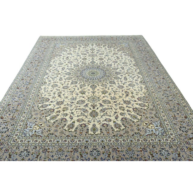 Middle Eastern Hand-Knotted Kashan Rug For Sale - Image 4 of 13