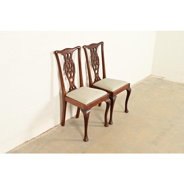 Baker Furniture Company Henredon Style Georgian Carved Mahogany Side Chairs or Dining Chairs, Pair For Sale - Image 4 of 13