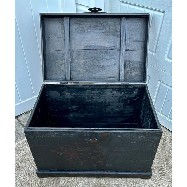 Antique Black Lacquer Trunk Chinese Wedding Chest Hand Painted Coffee Table 30" For Sale - Image 10 of 12