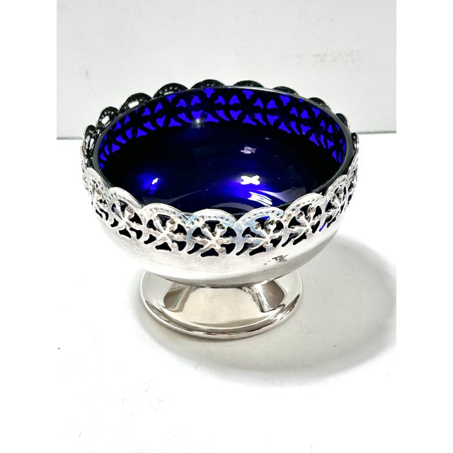 Victorian Antique Silver Plate Pierced Pedestal Bowl With Cobalt Blue Glass Liner – Victorian Centerpiece For Sale - Image 3 of 7