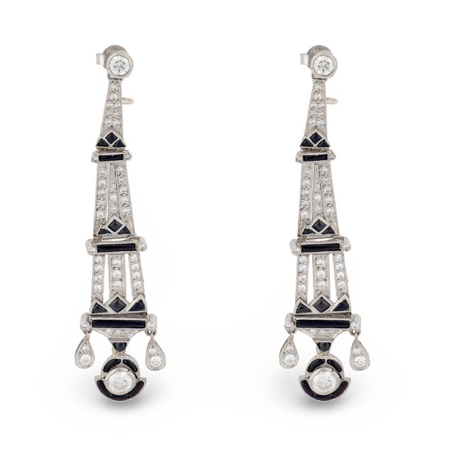 Art Deco 1930s Art Deco Style Diamond Onyx Platinum Chandelier Earrings, A Pair For Sale - Image 3 of 5