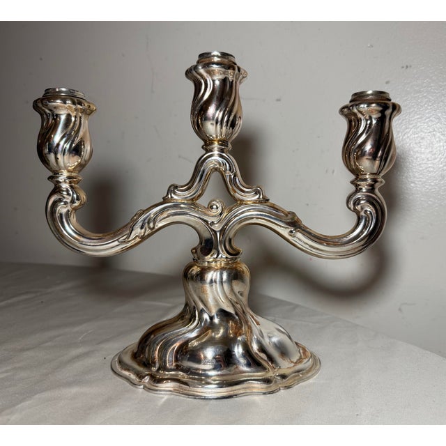 Up for sale is a nice quality vintage 925 silver candelabra weighing 460 grams. This is a lovely three arm candelabra with...