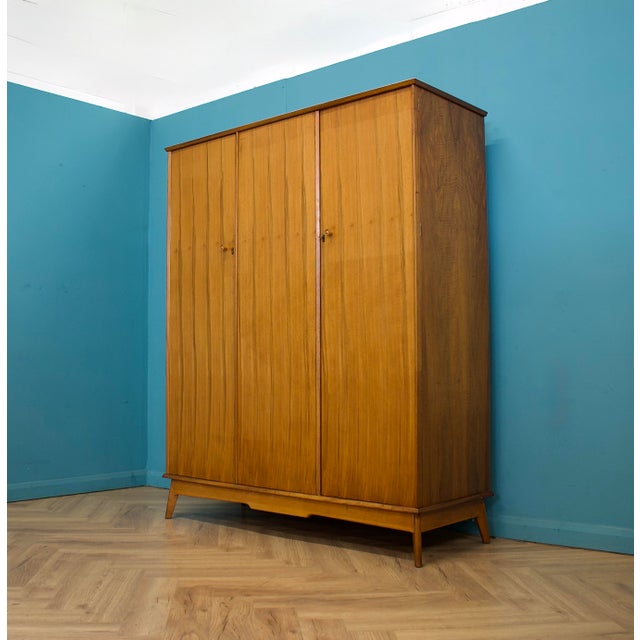 Mid-Century Modern Vintage Walnut Wardrobe by Alfred Cox for Heals, 1950s For Sale - Image 3 of 13