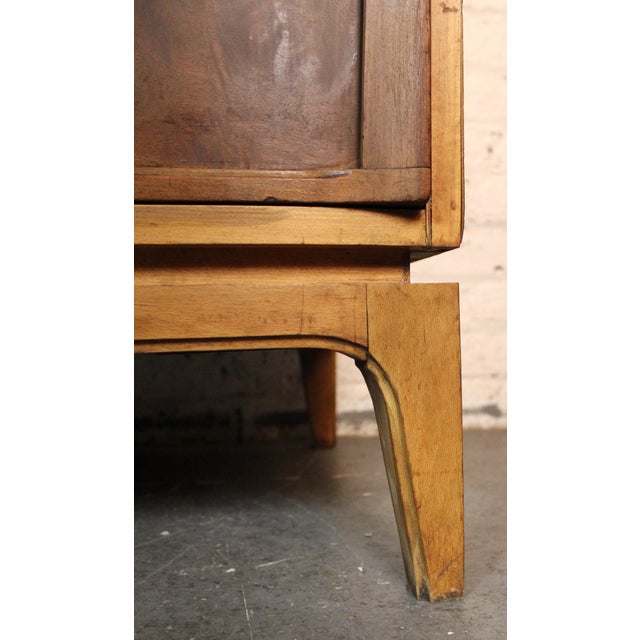 Mid 20th Century Thomasville Mid-Century 'Arched' 9-Drawer Lowboy Dresser in Burl & Walnut For Sale - Image 16 of 18