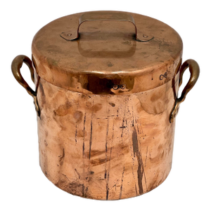 Outstanding Antique French Massive 11 Liter Size & Very Heavy Hand Wrought Copper Professional Chefs Stock Pot Circa Late 1800s