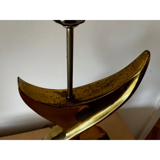 Biomorphic Modernist Brass and Lucite Lamp in the Style of Jean Arp For Sale In Saint Louis - Image 6 of 7