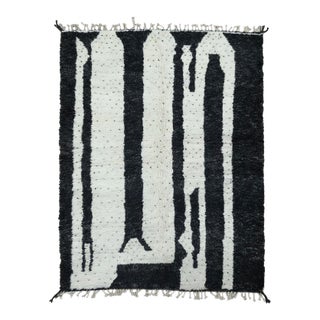 Black and Ivory Moroccan Rug - 9.3 X 7.2 Ft For Sale