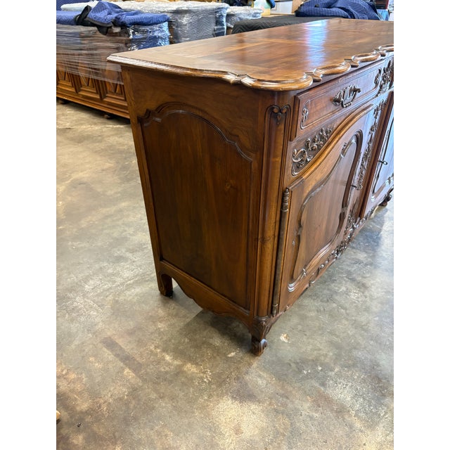 Late 19th Century Buffet Provençal Louis XV Style Circa 1880 Walnut Wood From South East of France. For Sale - Image 5 of 6