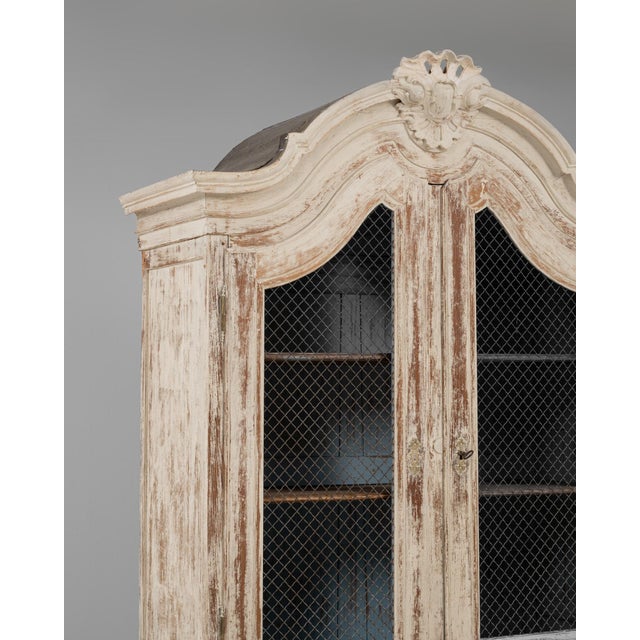 19th Century French Louis XV Wood Patinated Cabinet with Wire Doors For Sale In Greensboro - Image 6 of 18