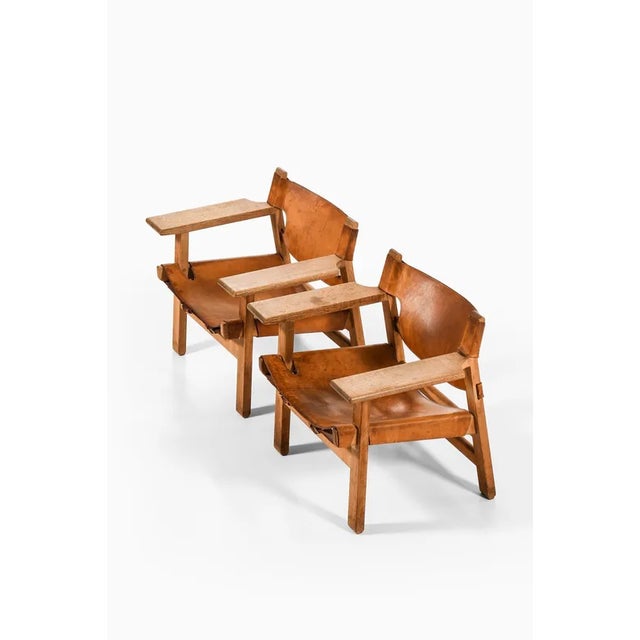 Pair of easy chairs in oak and original cognac brown leather by børge mogensen, 1950's additional information: material:...