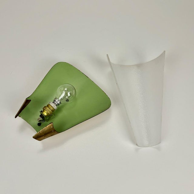 1950s Italian Wall Lamp in the style of Stilnovo, 1950s For Sale - Image 5 of 7