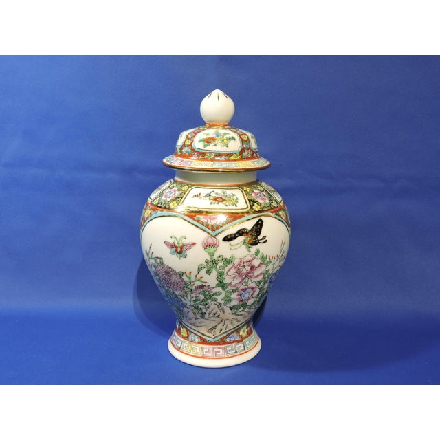 Ceramic 1950s Mid-Century Modern Chinoiserie Chinese Familee Rose Porcelain Ginger Jar For Sale - Image 7 of 10