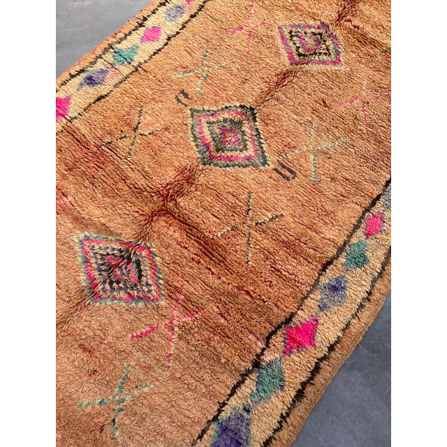 1980s Handmade Moroccan Rug - 5'1" X 11'8" Ft For Sale - Image 9 of 10