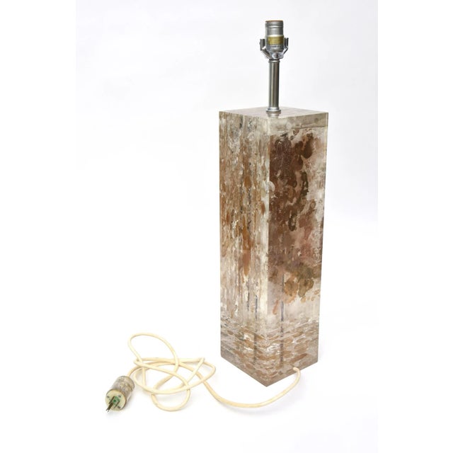 Vintage Lucite Copper and Gold Leaf Embedded Column Table and Desk Lamp by Romeo Paris French For Sale - Image 10 of 11