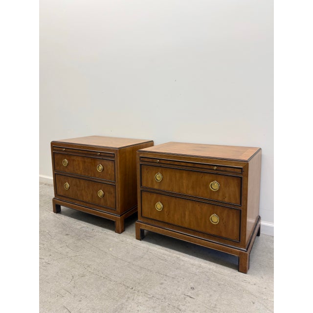 Hollywood Regency Late 20th Century Pair of Drexel Heritage Burlwood Nightstands With Brass Ring Hardware For Sale - Image 3 of 16