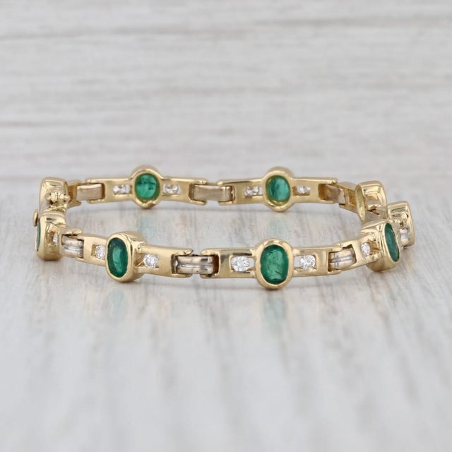 2010s 1.96ctw Emerald Diamond Bar Link Bracelet 18k Yellow Gold 6.5" For Sale - Image 5 of 7