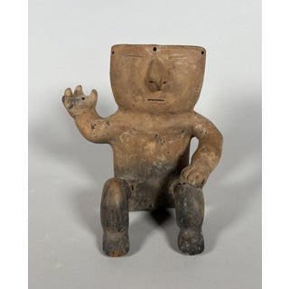 Quimbaya culture, Colombia, circa 500-1500 AD. Sculpture of a chieftain. For Sale