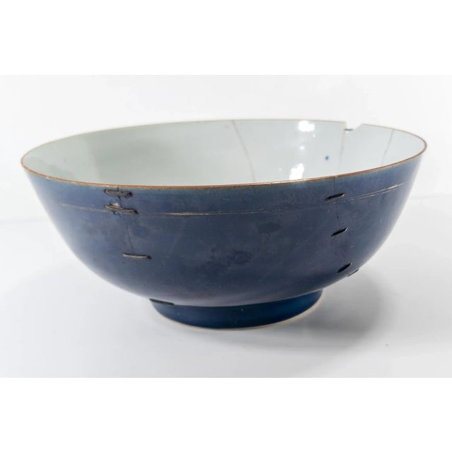 18th Century or Earlier Chinese Ming or Qing Dynasty Blue Glazed Bowl With Staple Repairs For Sale - Image 4 of 12