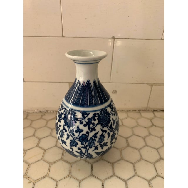 Blue & White Porcelain Floral Chinoiserie Vase For Sale - Image 9 of 11