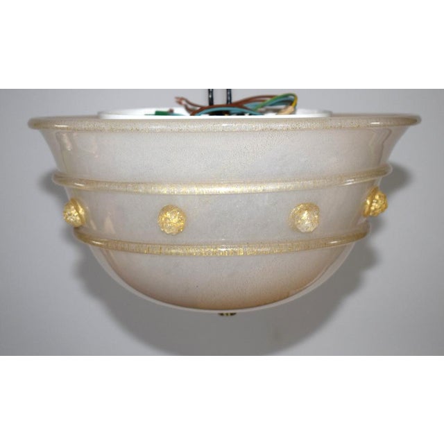 Beige Mouth-Blown Opalescent Glass and Gold Leaf Pendant Lamp from Barovier & Toso, 1960s For Sale - Image 8 of 10
