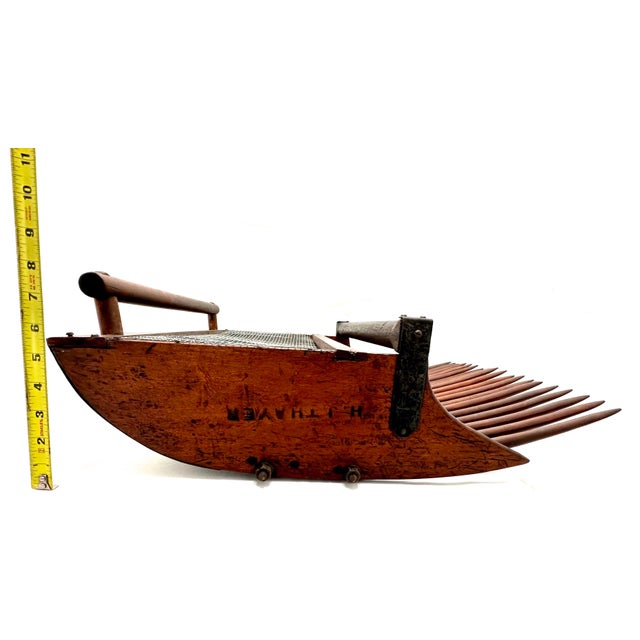 Outstanding Authentic Early 1900s Antique American Maple Wood Cranberry Scoop - Rake From Cape Cod Massachusetts For Sale - Image 12 of 12