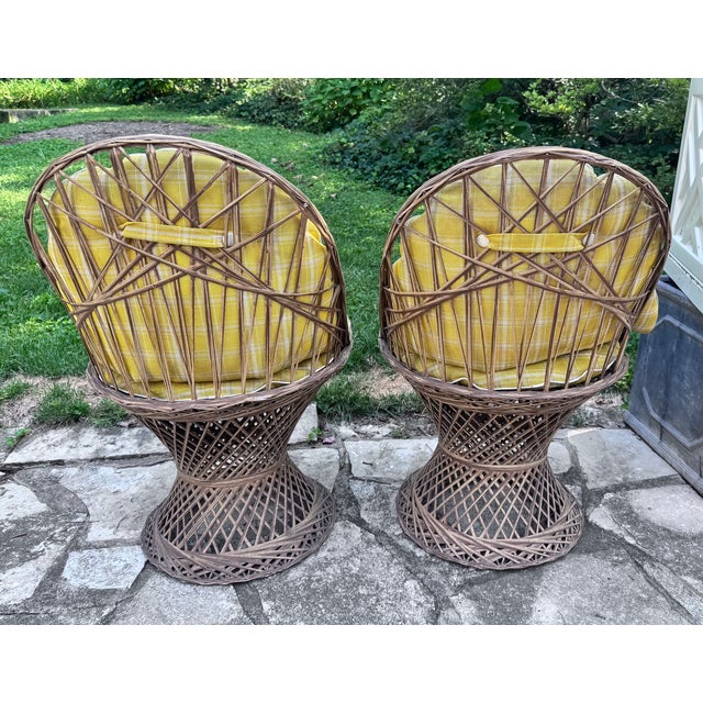 Mid 20th Century Vintage Russell Woodard Spun Fiberglass Patio Chairs, a Pair, Attributed For Sale - Image 5 of 14