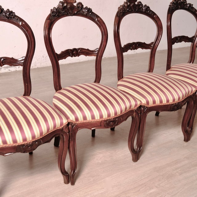 Beautiful set of 4 Louis Philippe chairs from the late 19th century in walnut, with upholstered seats in beige and...