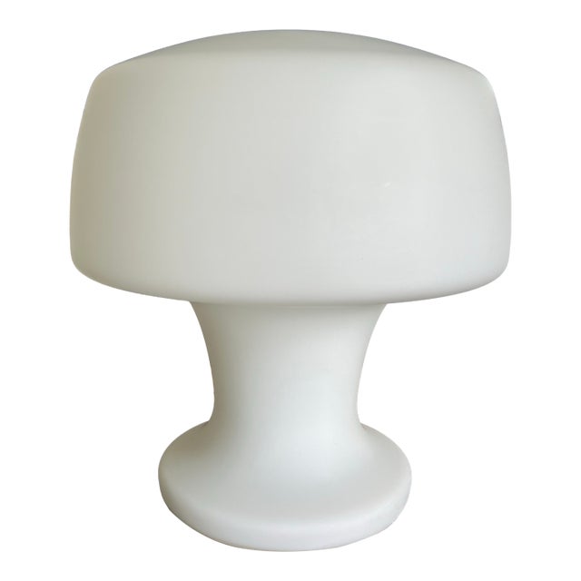 1960s Mid-Century Modern Laurel "Mushroom" Table Lamp in Frosted White Milk Glass For Sale