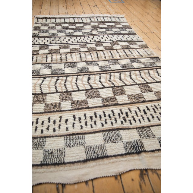 Vintage Moroccan Carpet - 4'10" X 7'9" For Sale - Image 9 of 12