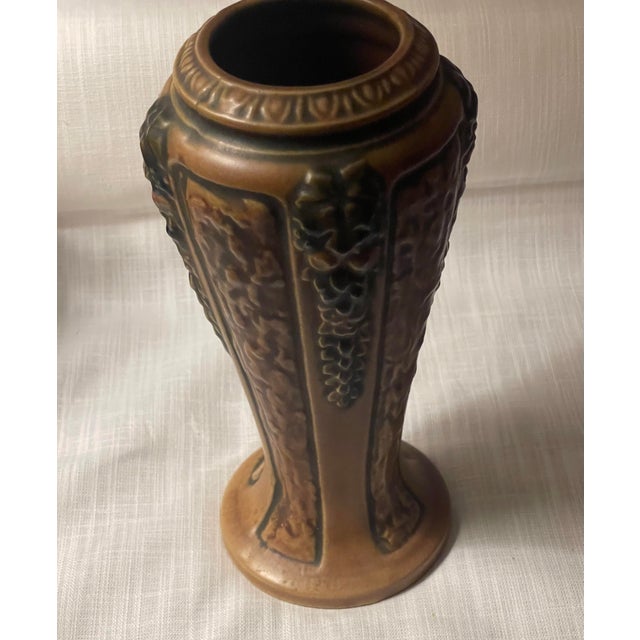 This Antique Roseville Pottery 1924 FLORENTINE I 8 1/2" Vase is a stunning piece of Italianate Art Deco Style pottery from...