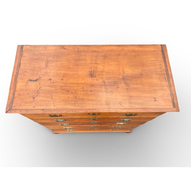 Early 19th Century American Federal Solid Cherry Chest of Drawers, Circa 1800-1820 For Sale In Miami - Image 6 of 18