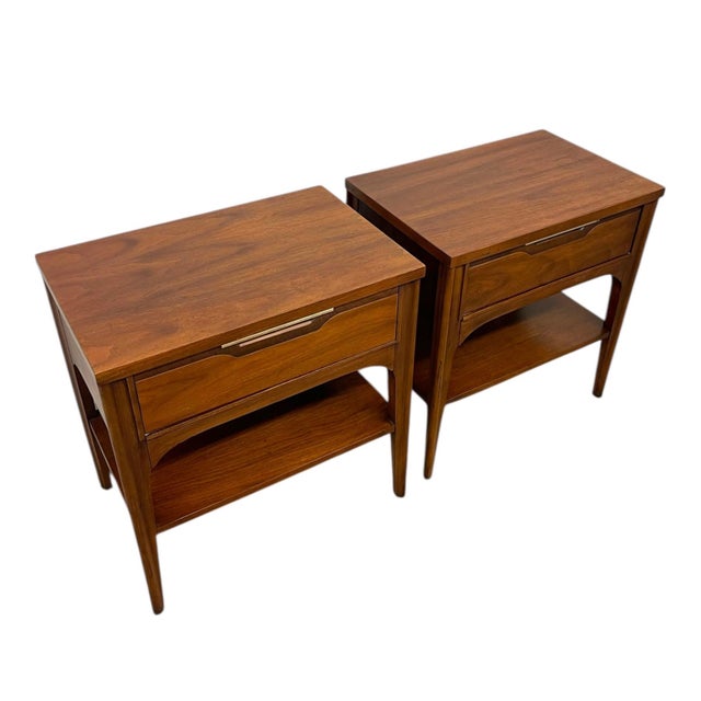 Kent Coffey 1970s Pair of Mid-Century Modern Kent Coffey Impact Collection End Tables With Drawer and Shelf For Sale - Image 4 of 9