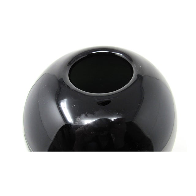 Steven Correia Glossy Ebony Glass Vase | Signed by Artist (2000) For Sale In Los Angeles - Image 6 of 7