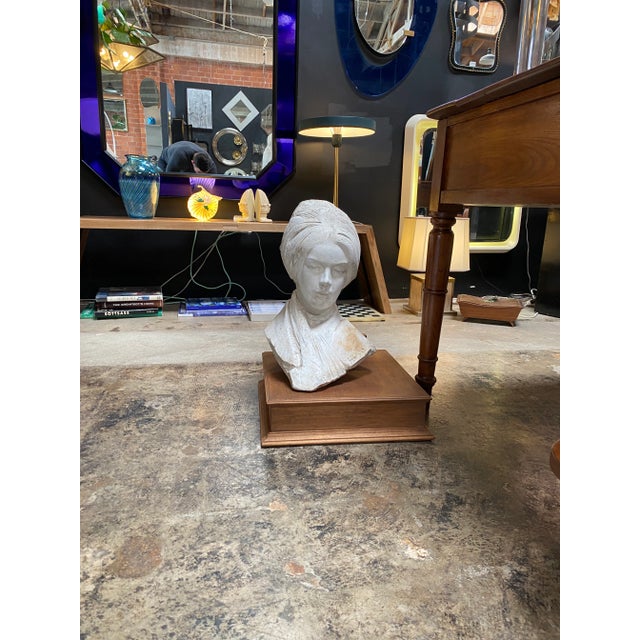 White 1970s Italian Plaster Bust Sculpture of a Woman For Sale - Image 8 of 9