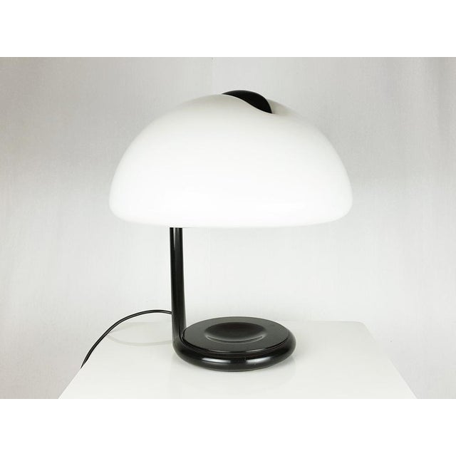 Metal Black Metal and White Acrylic Glass Serpente Table Lamp by Elio Martinelli for Martinelli Luce, 1960s For Sale - Image 7 of 15