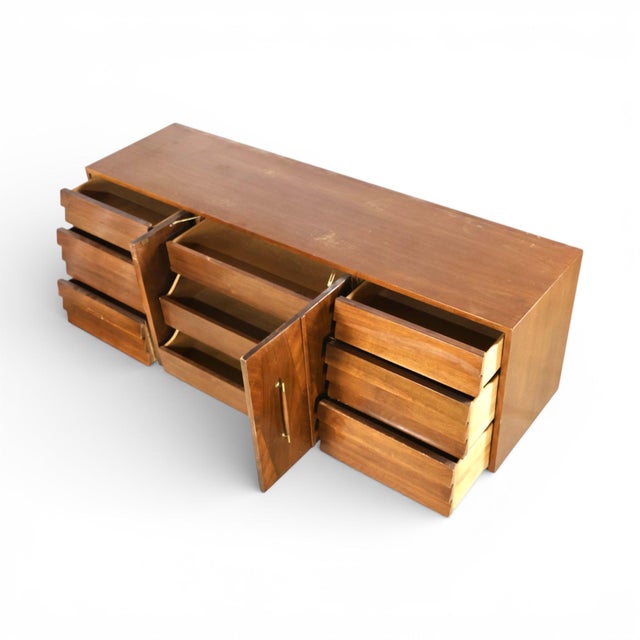 American of Martinsville Dania Lowboy Dresser, C. 1960s For Sale - Image 11 of 12